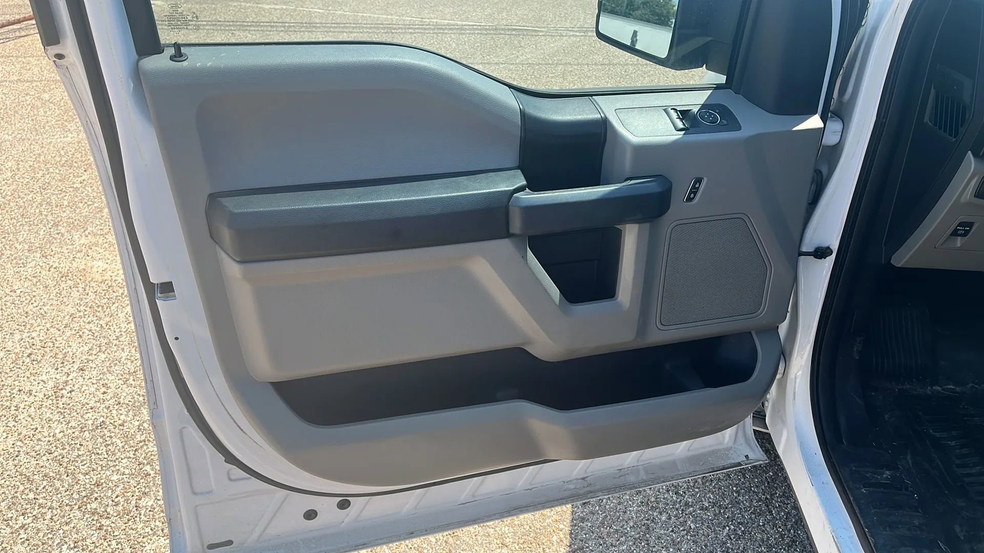 Used 2016 Ford F150 XL w/ Equipment Group 101A Mid image 11