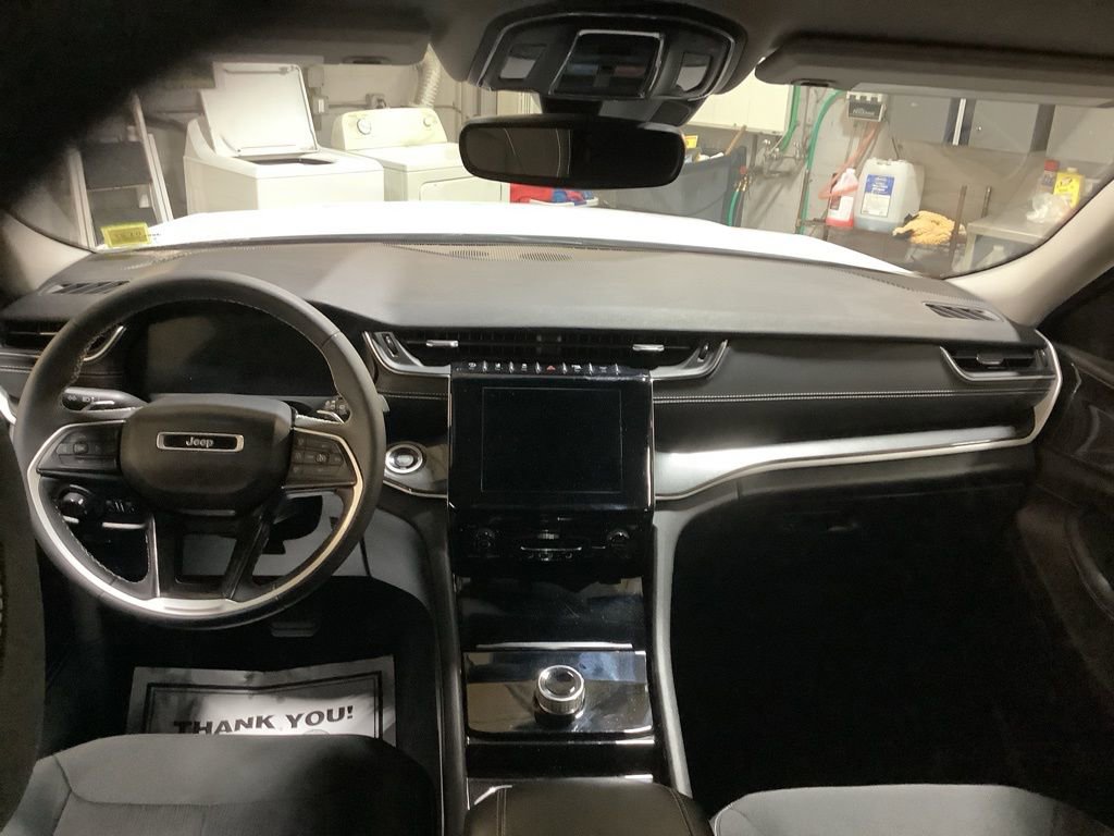 Certified 2023 Jeep Grand Cherokee L Laredo image 20