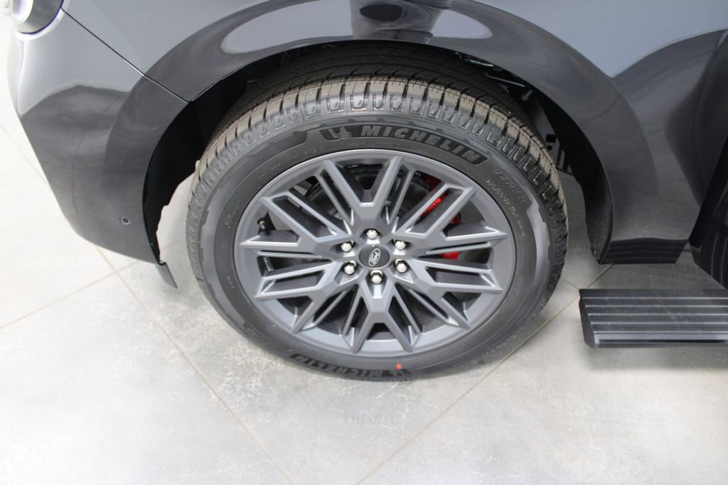 New 2025 Ford Expedition Platinum w/ Stealth Performance Package image 58