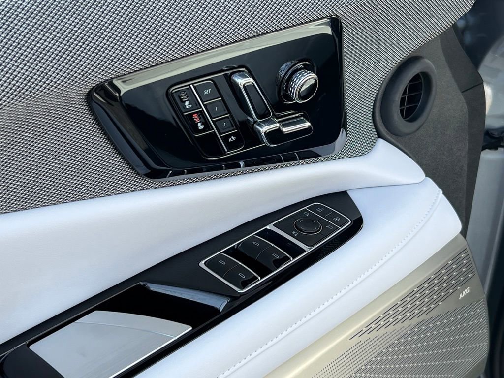 New 2026 Cadillac Optiq Luxury 1 image 6