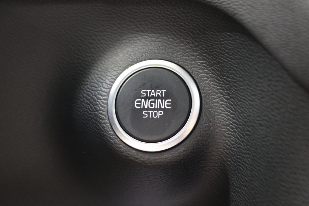 Used 2026 Volvo XC40 B5 Plus AWD/4WD image 12
