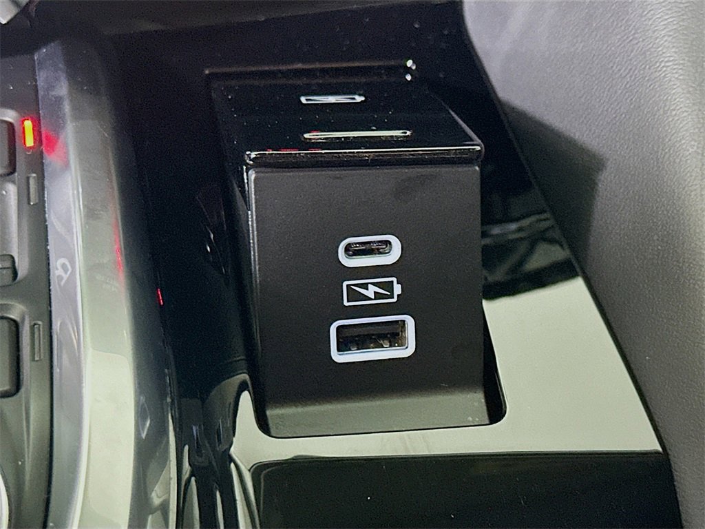 Used 2023 Acura MDX SH-AWD w/ Technology Package image 32