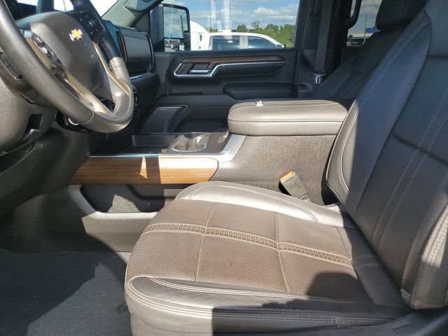Used 2024 Chevrolet Silverado 3500 High Country w/ High Country Premium Package AWD/4WD image 17