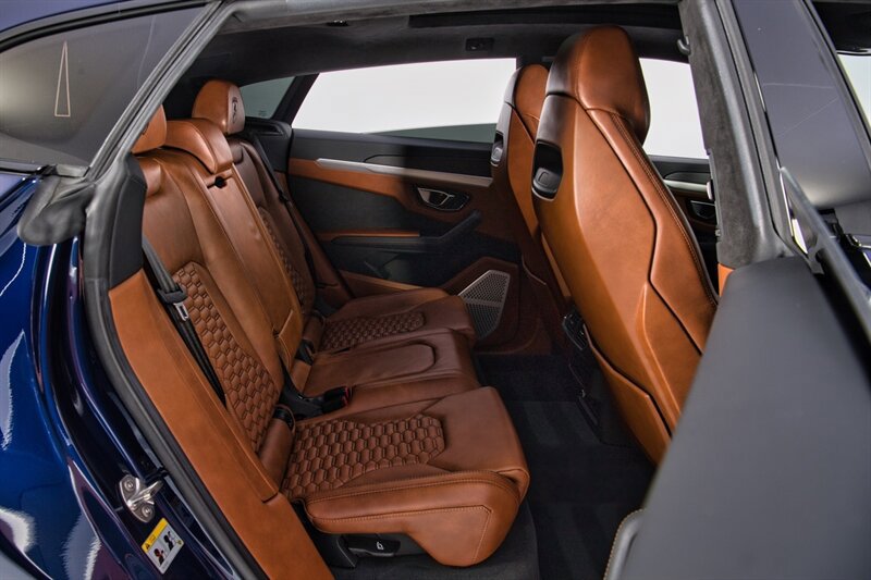 Used 2022 Lamborghini Urus AWD/4WD image 41