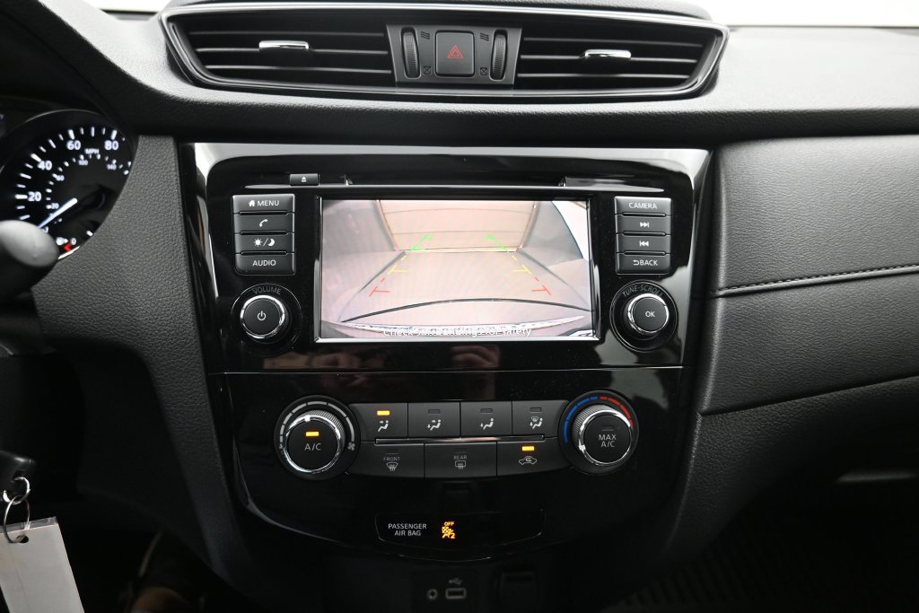 Used 2018 Nissan Rogue S FWD image 16