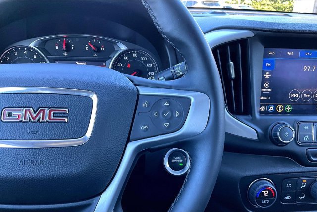 Used 2024 GMC Terrain SLT AWD/4WD image 12