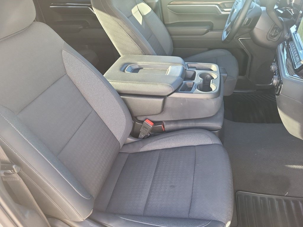 Used 2024 Chevrolet Silverado 1500 LT AWD/4WD image 34