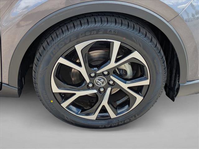 Used 2019 Toyota C-HR XLE FWD image 20