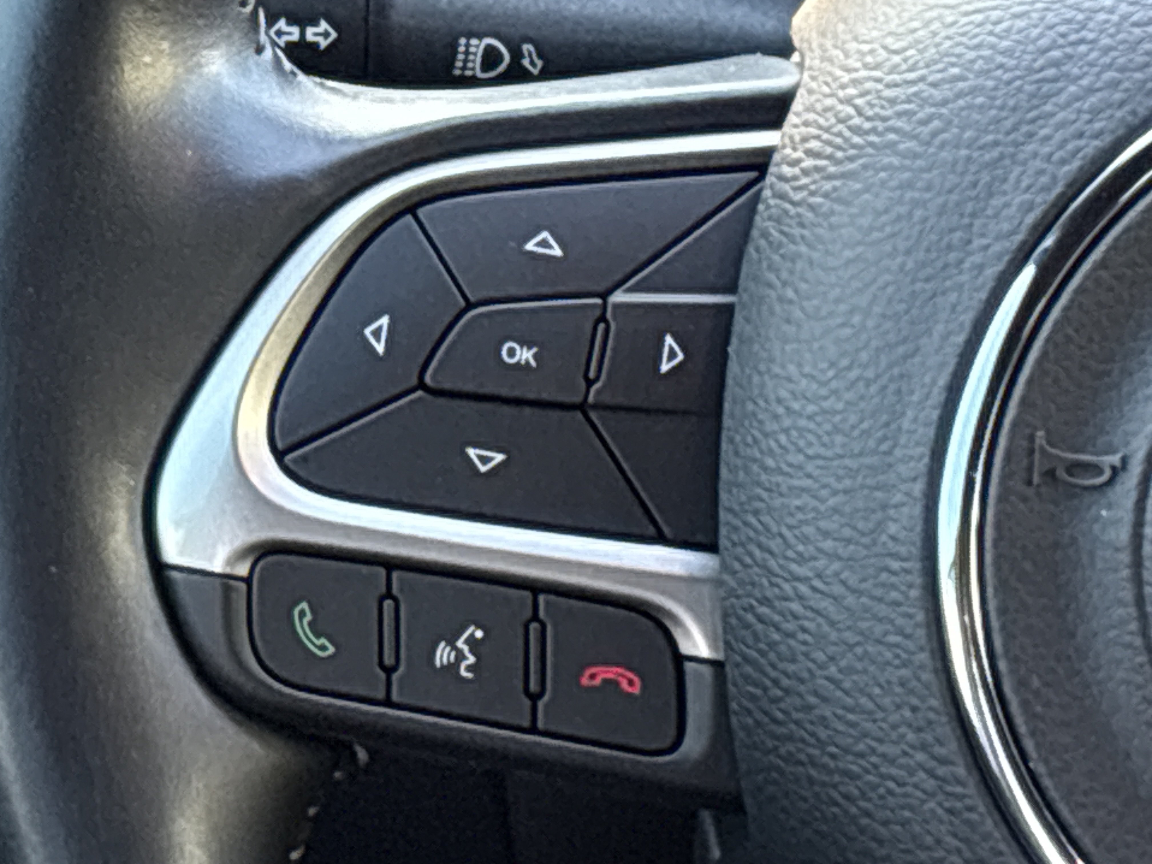 Used 2021 Jeep Compass Latitude FWD image 22