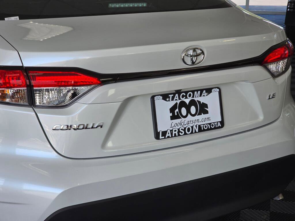 Used 2024 Toyota Corolla LE FWD image 12