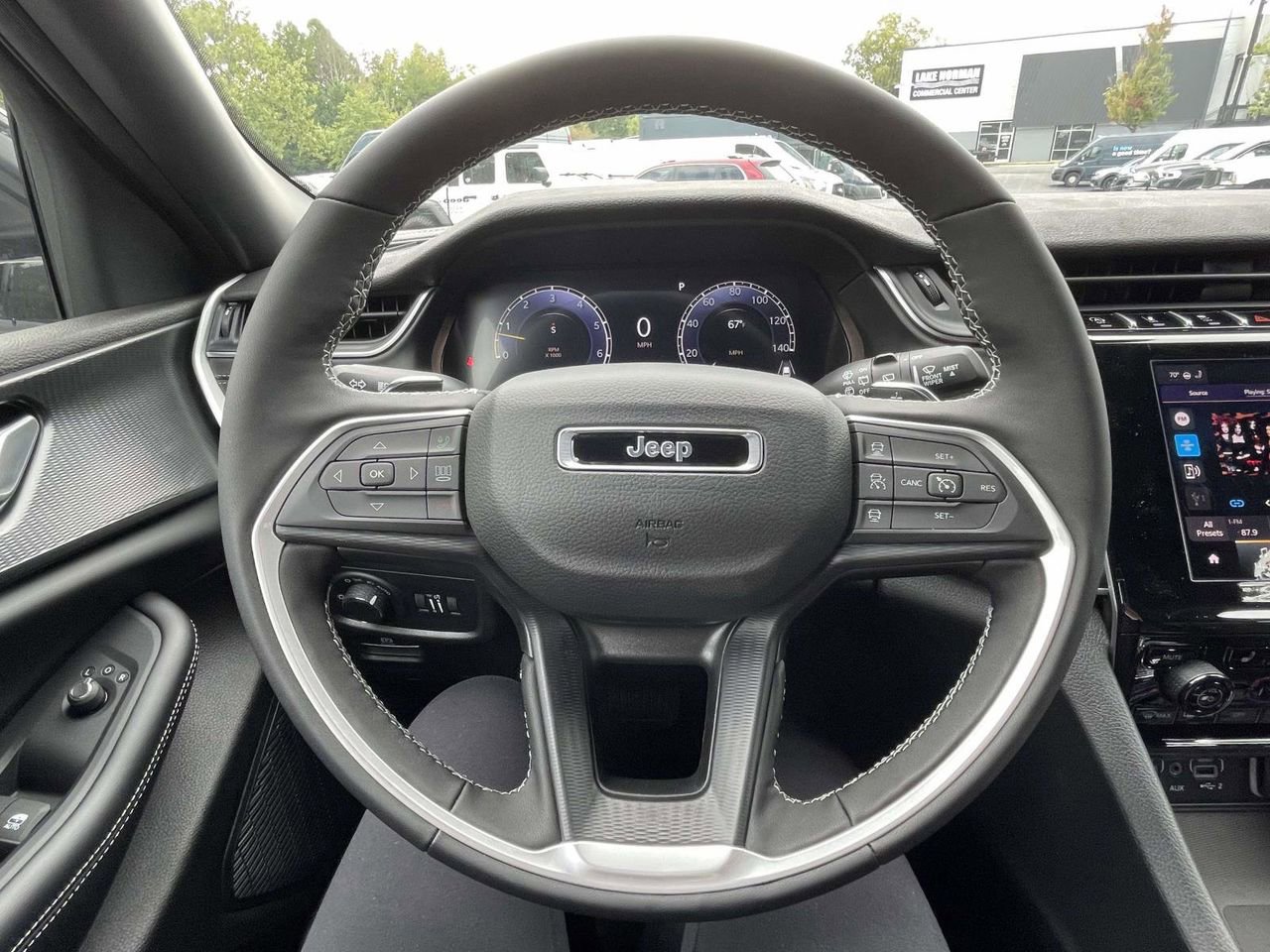 New 2025 Jeep Grand Cherokee Altitude image 34