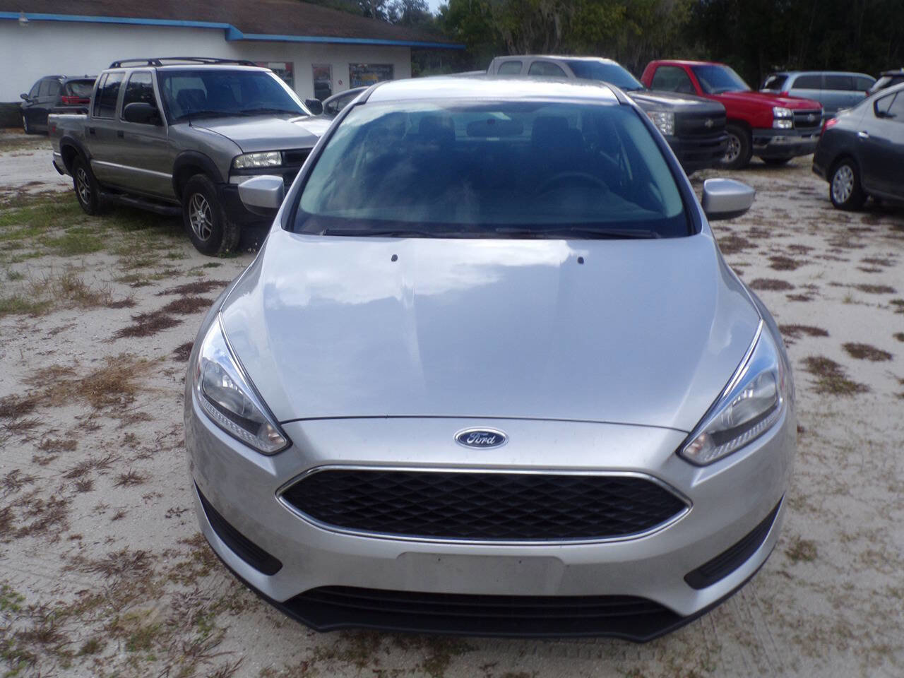 Used 2018 Ford Focus SE image 3