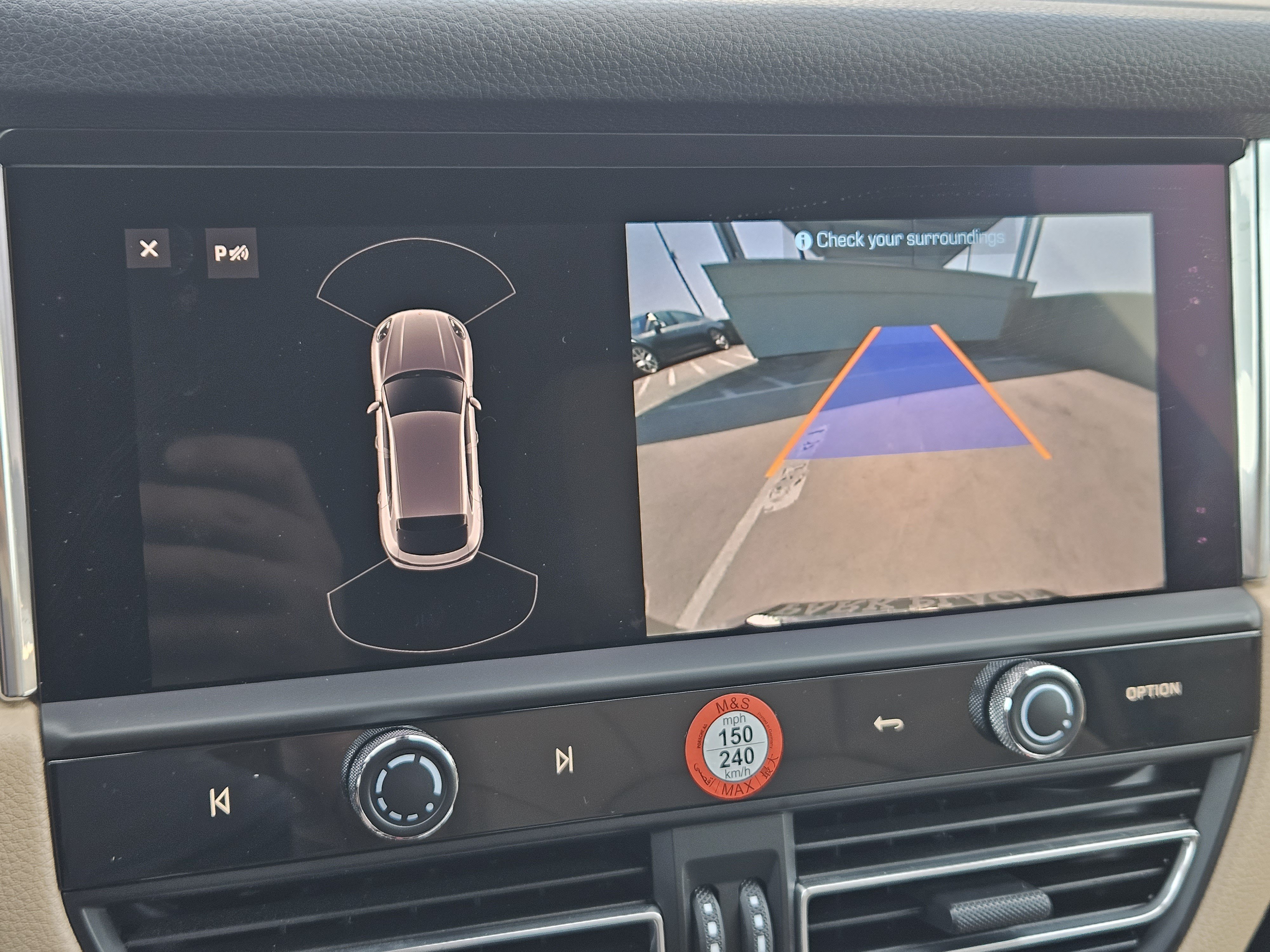 Certified 2026 Porsche Macan AWD/4WD image 18