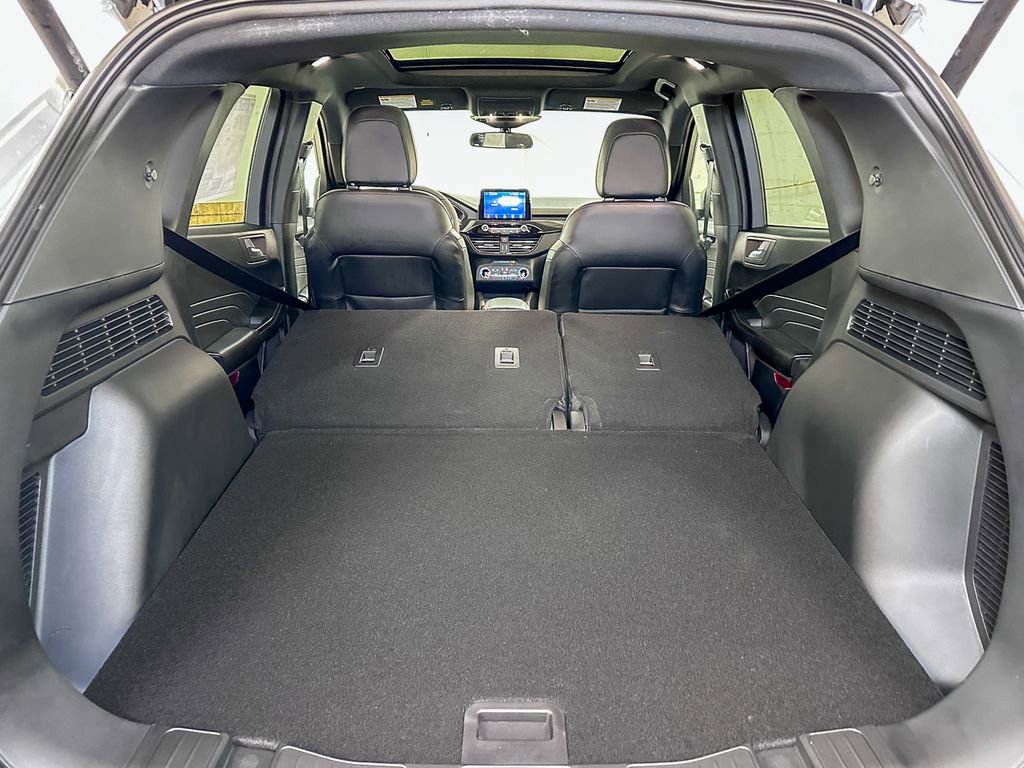 New 2026 Ford Escape ST-Line w/ Cold Weather Package AWD/4WD image 15