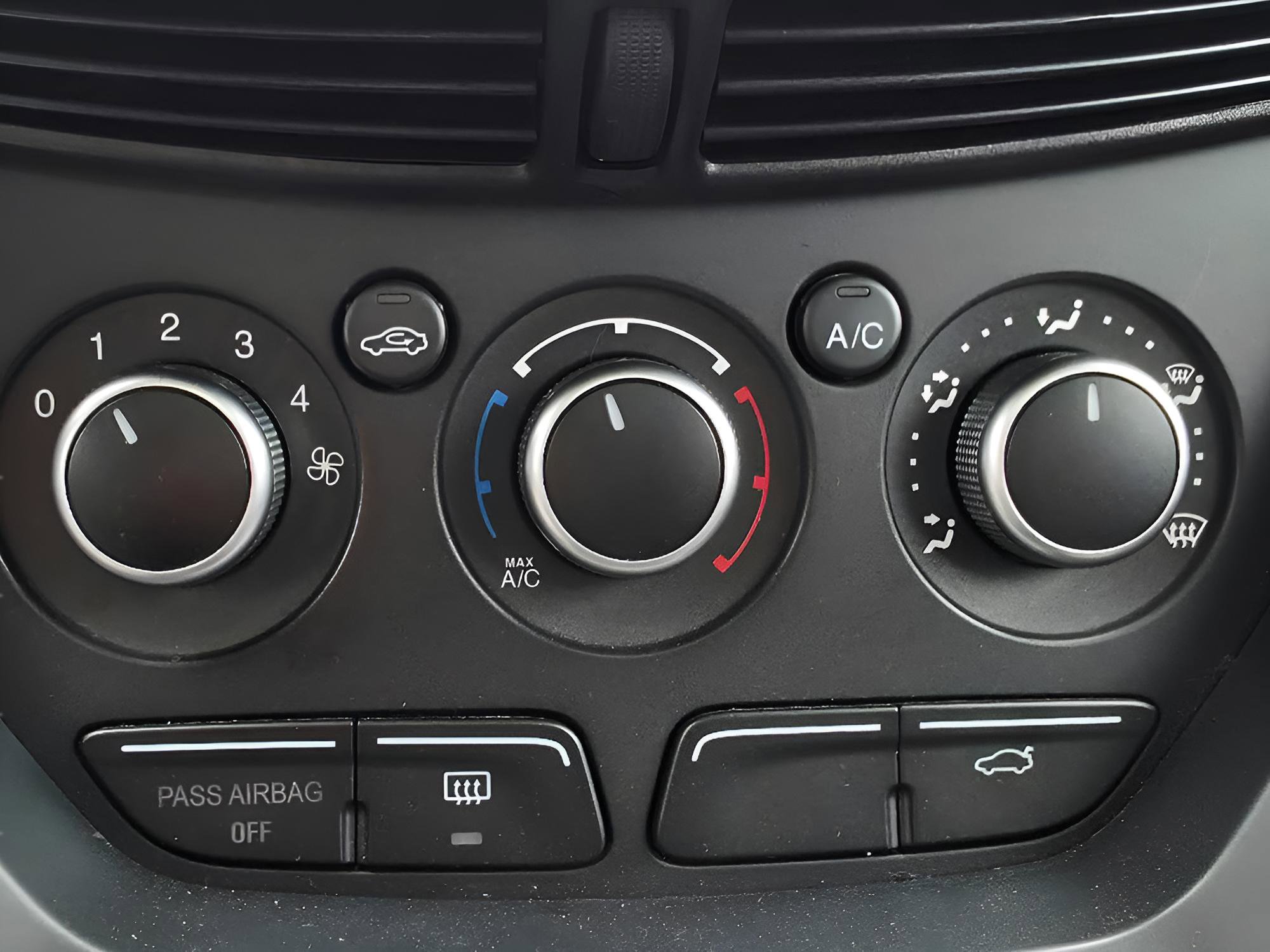 Used 2013 Ford Escape SE image 34