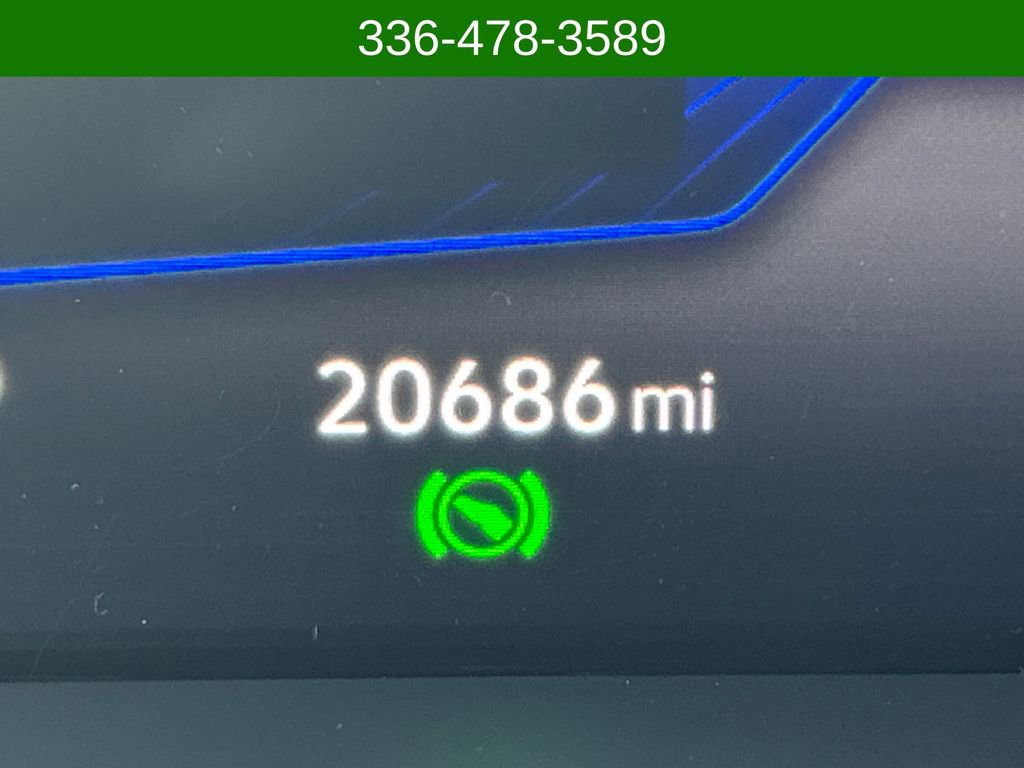 Used 2022 Volkswagen Tiguan SE R-Line image 16