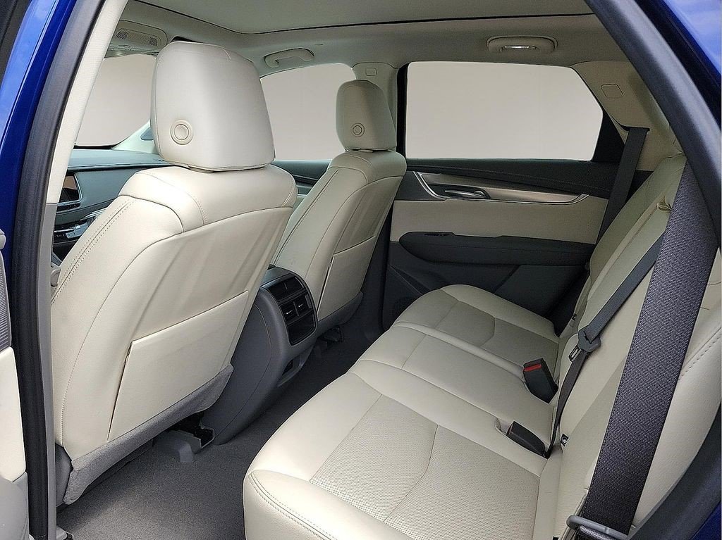 Certified 2023 Cadillac XT5 Premium Luxury AWD/4WD image 7