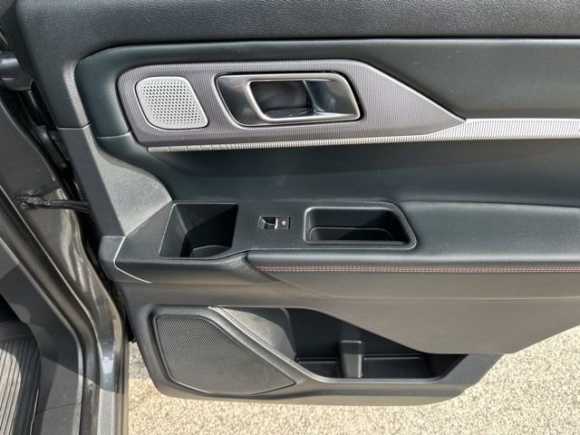 Used 2025 Ford Explorer ST AWD/4WD image 16