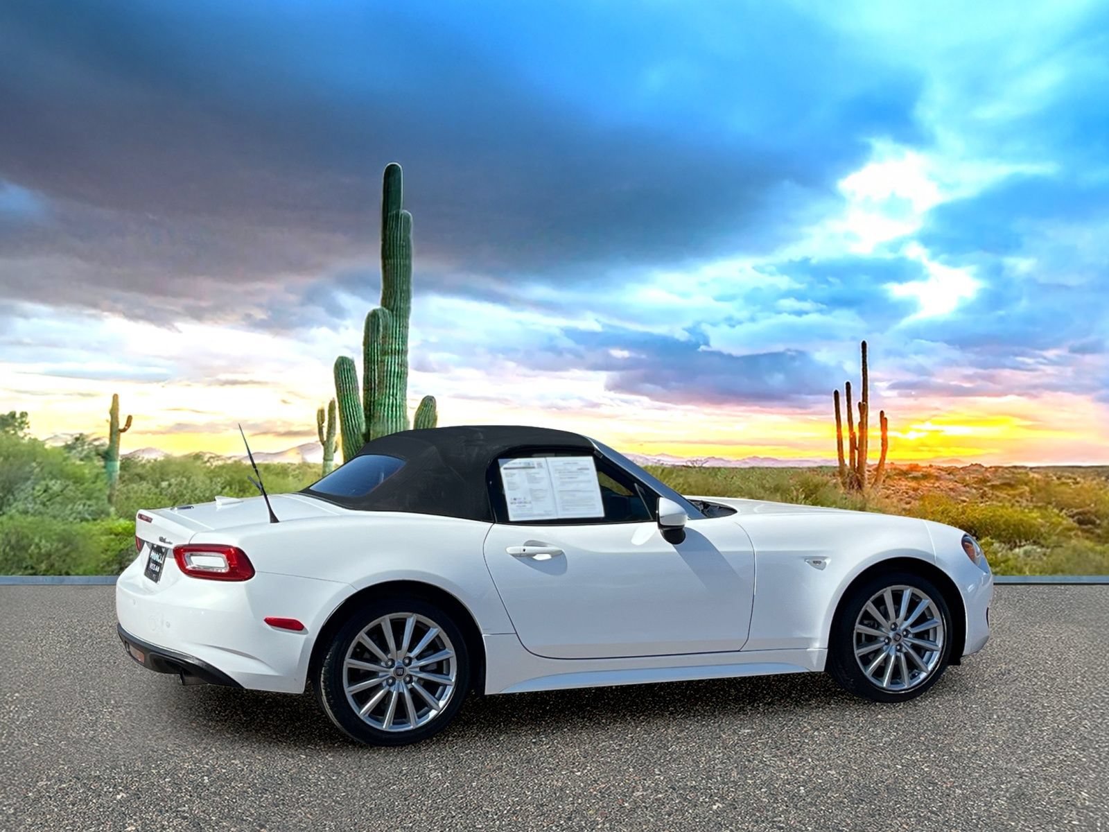 Used 2017 FIAT 124 Spider Lusso RWD image 5