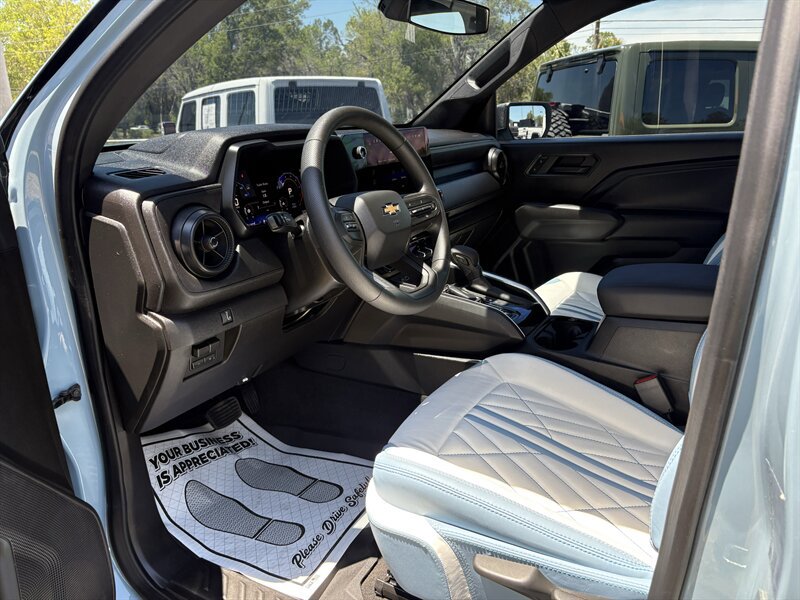 Used 2026 Chevrolet Colorado W/T w/ WT Custom Package RWD image 8