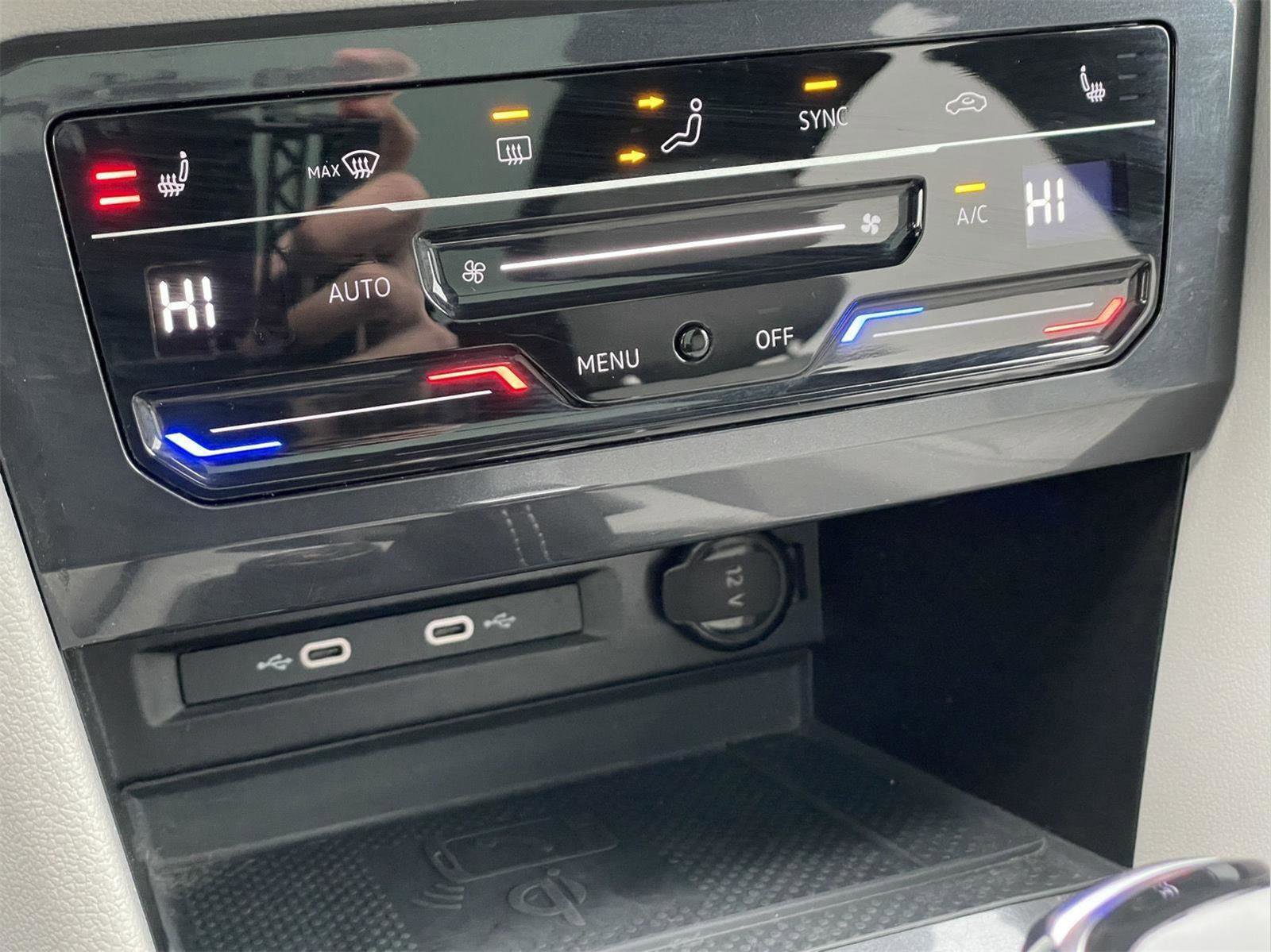 Used 2023 Volkswagen Tiguan SE R-Line image 30