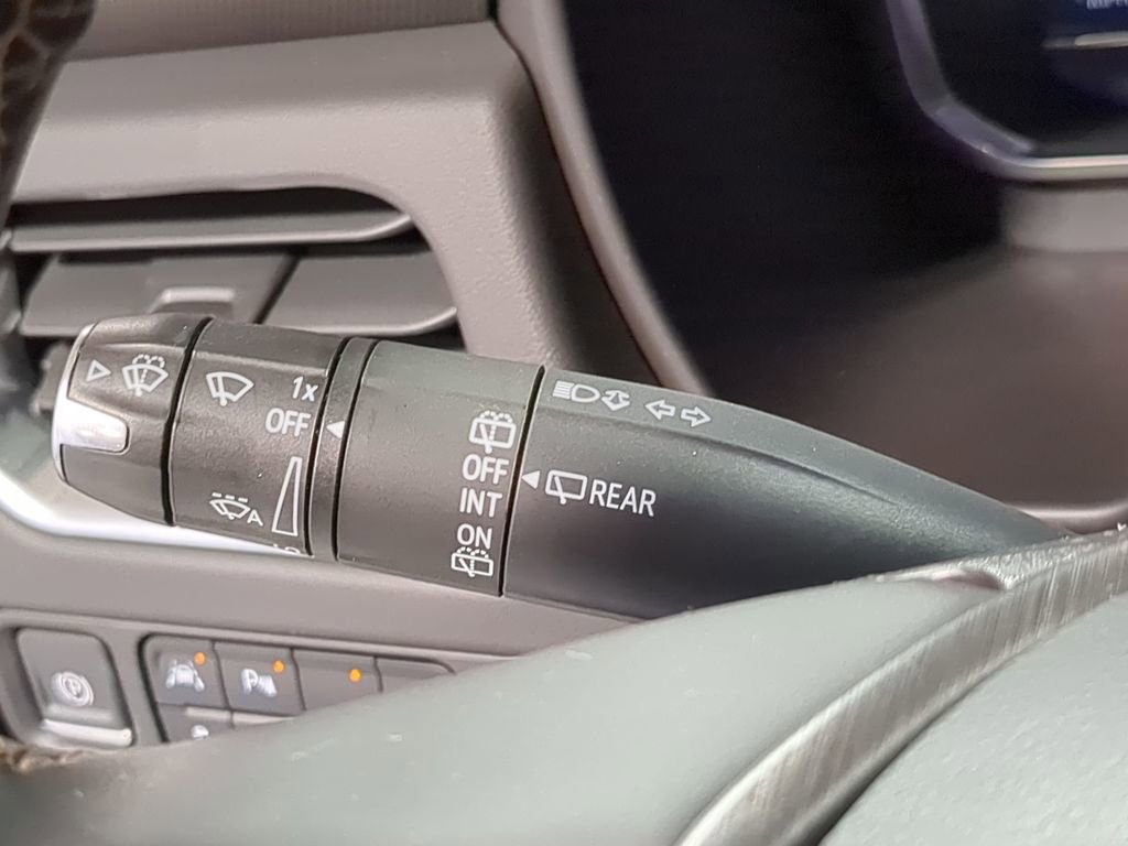 Used 2024 GMC Yukon XL AT4 image 31