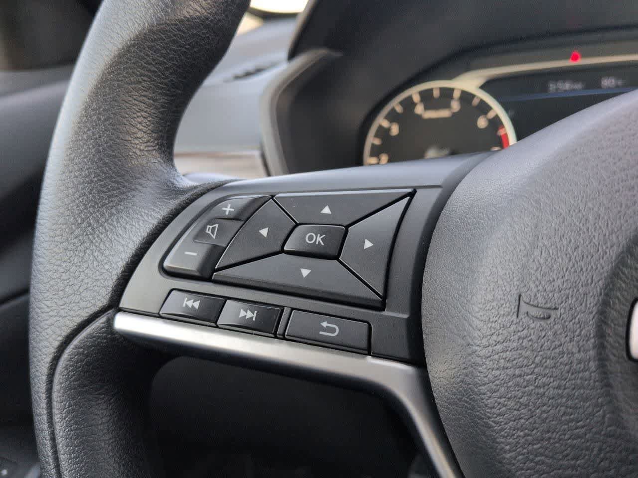 Used 2024 Nissan Altima 2.5 SV AWD/4WD image 23