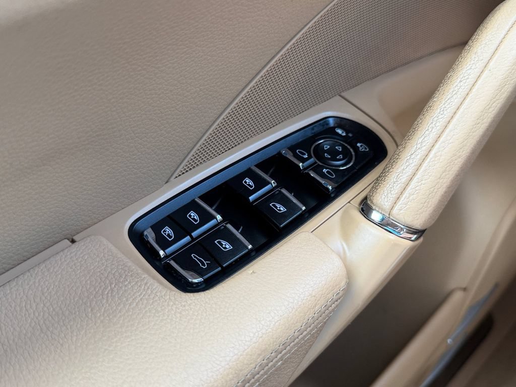 Used 2016 Porsche Cayenne AWD/4WD image 23