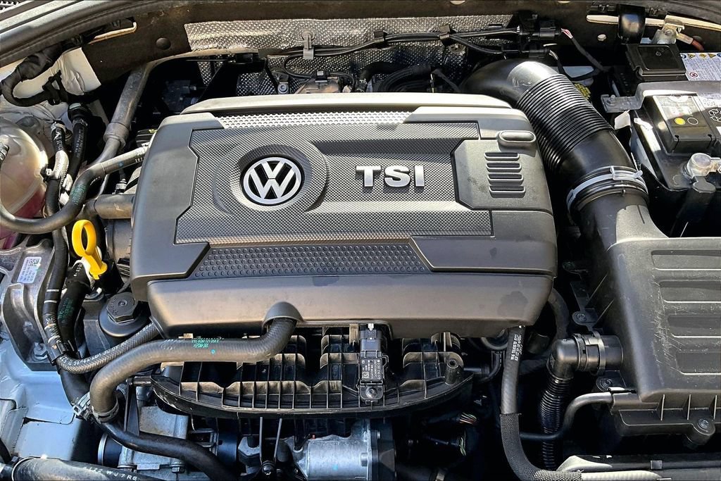 Used 2024 Volkswagen Jetta GLI 40th Anniversary Edition FWD image 29