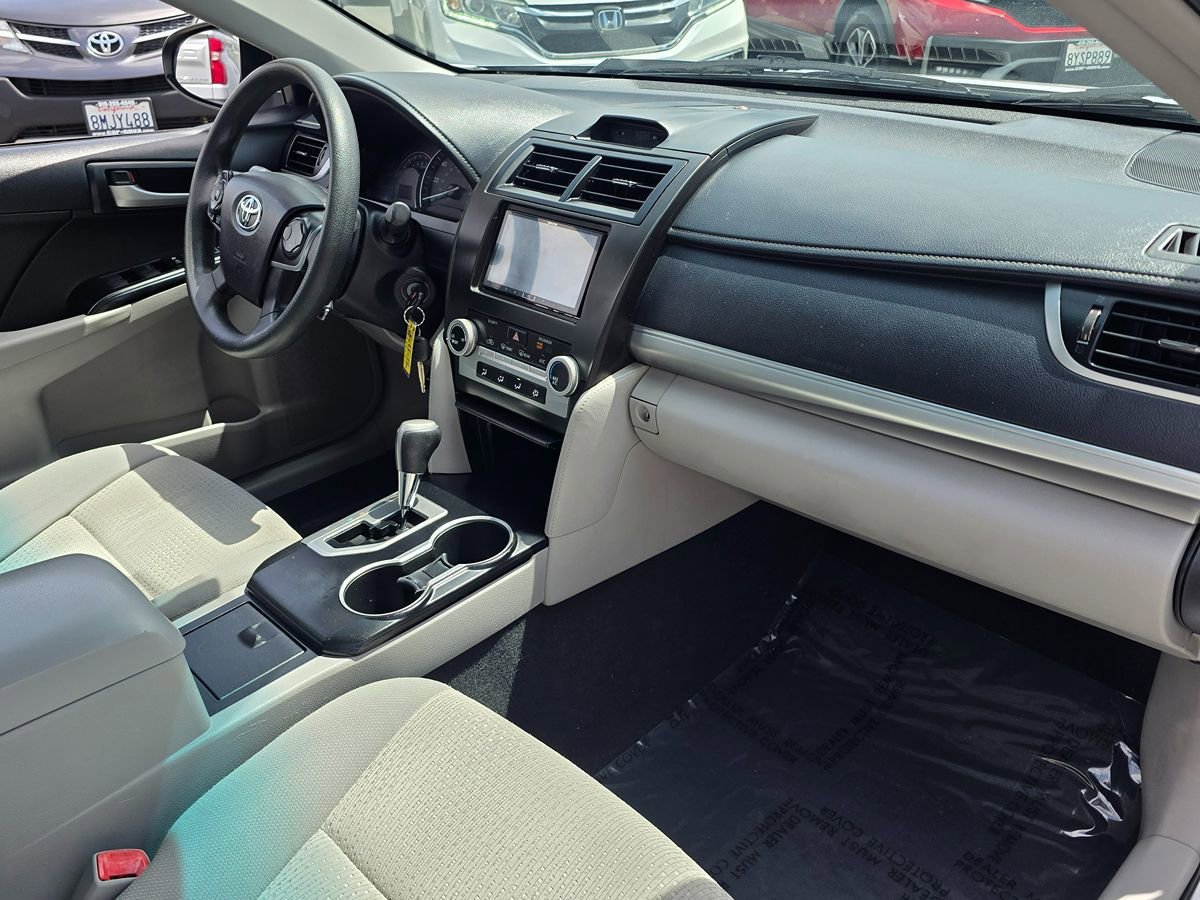 Used 2014 Toyota Camry LE FWD image 10