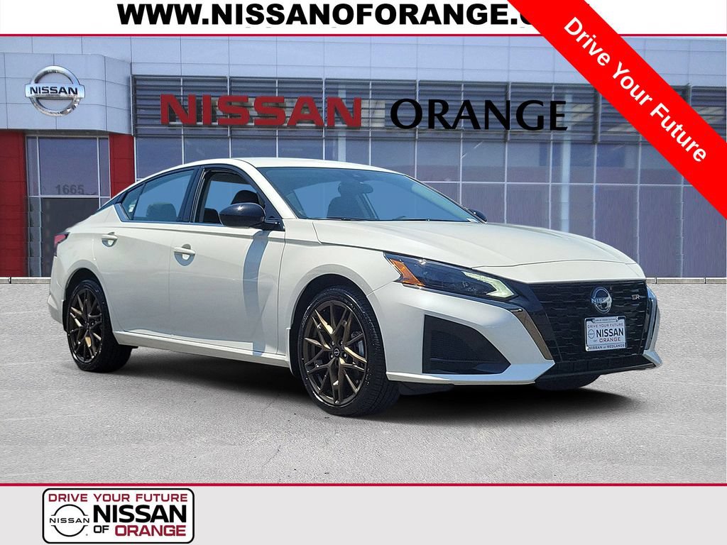 Used 2025 Nissan Altima 2.5 SR AWD/4WD image 1