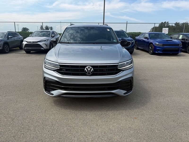 Used 2024 Volkswagen Tiguan SE R-Line AWD/4WD image 13
