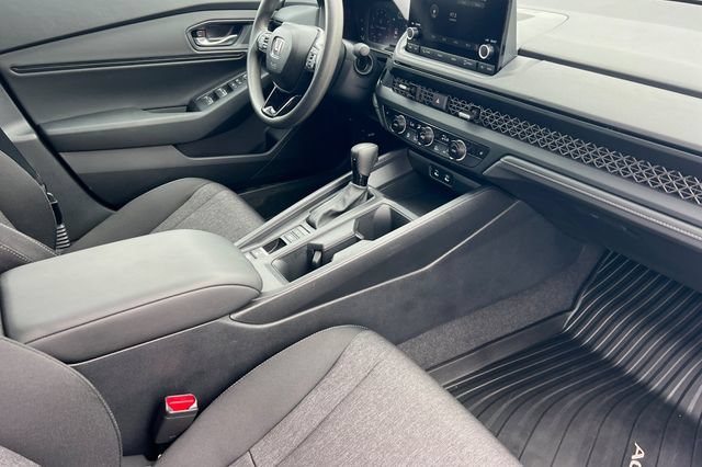 Used 2025 Honda Accord SE image 19