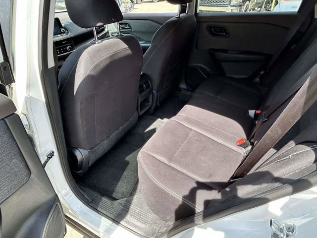 Used 2023 Nissan Rogue S image 8