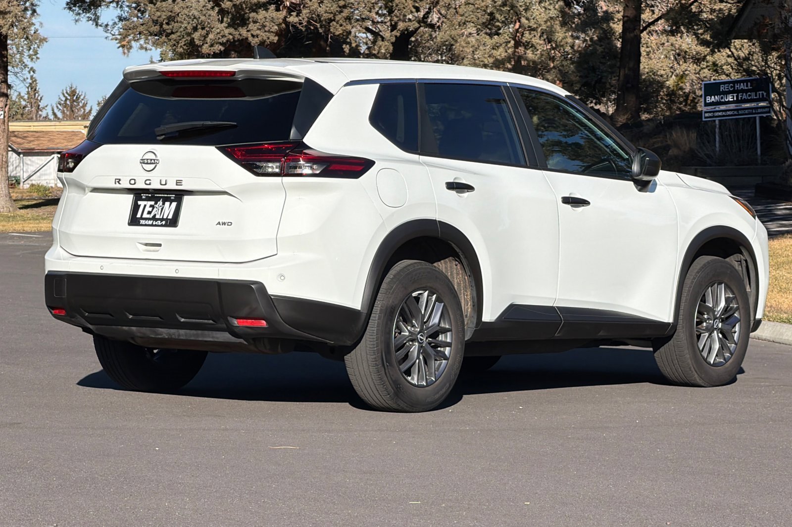 Used 2024 Nissan Rogue S image 4