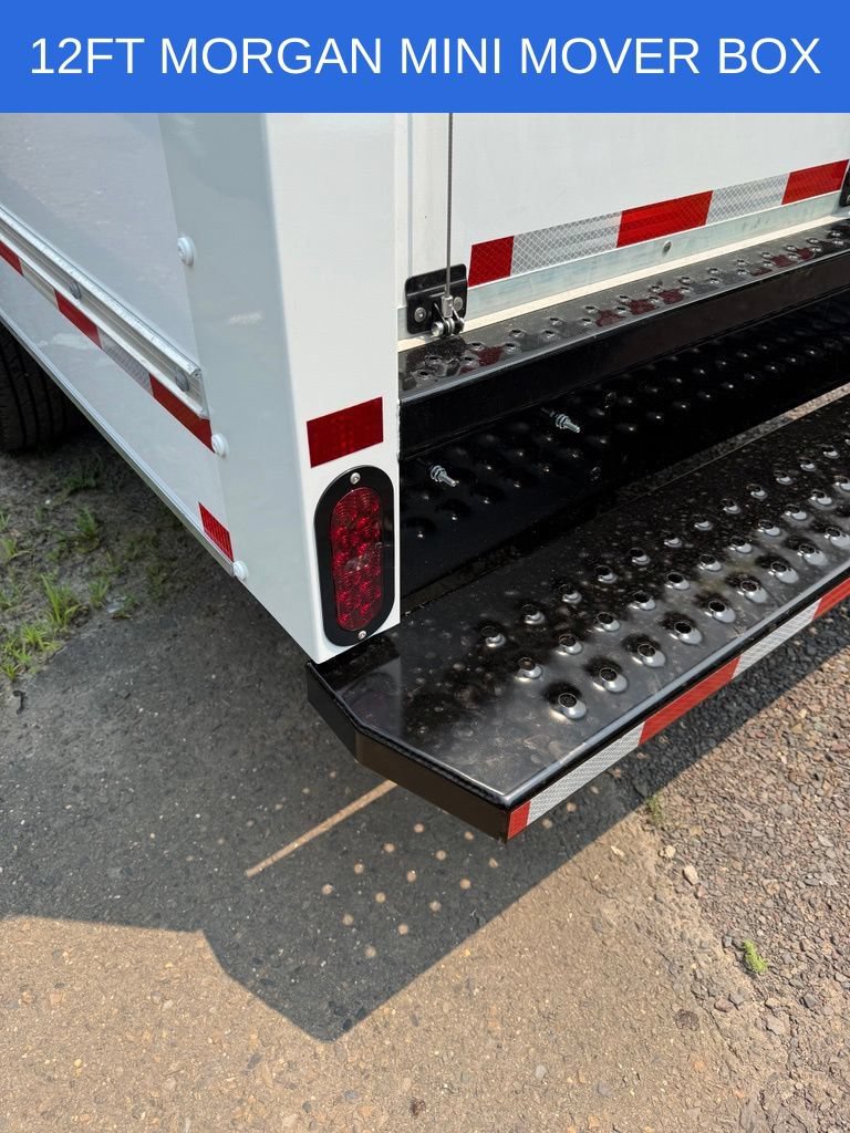 New 2027 Ford E-350 and Econoline 350 Super Duty w/ Driver's Safety Package RWD image 13