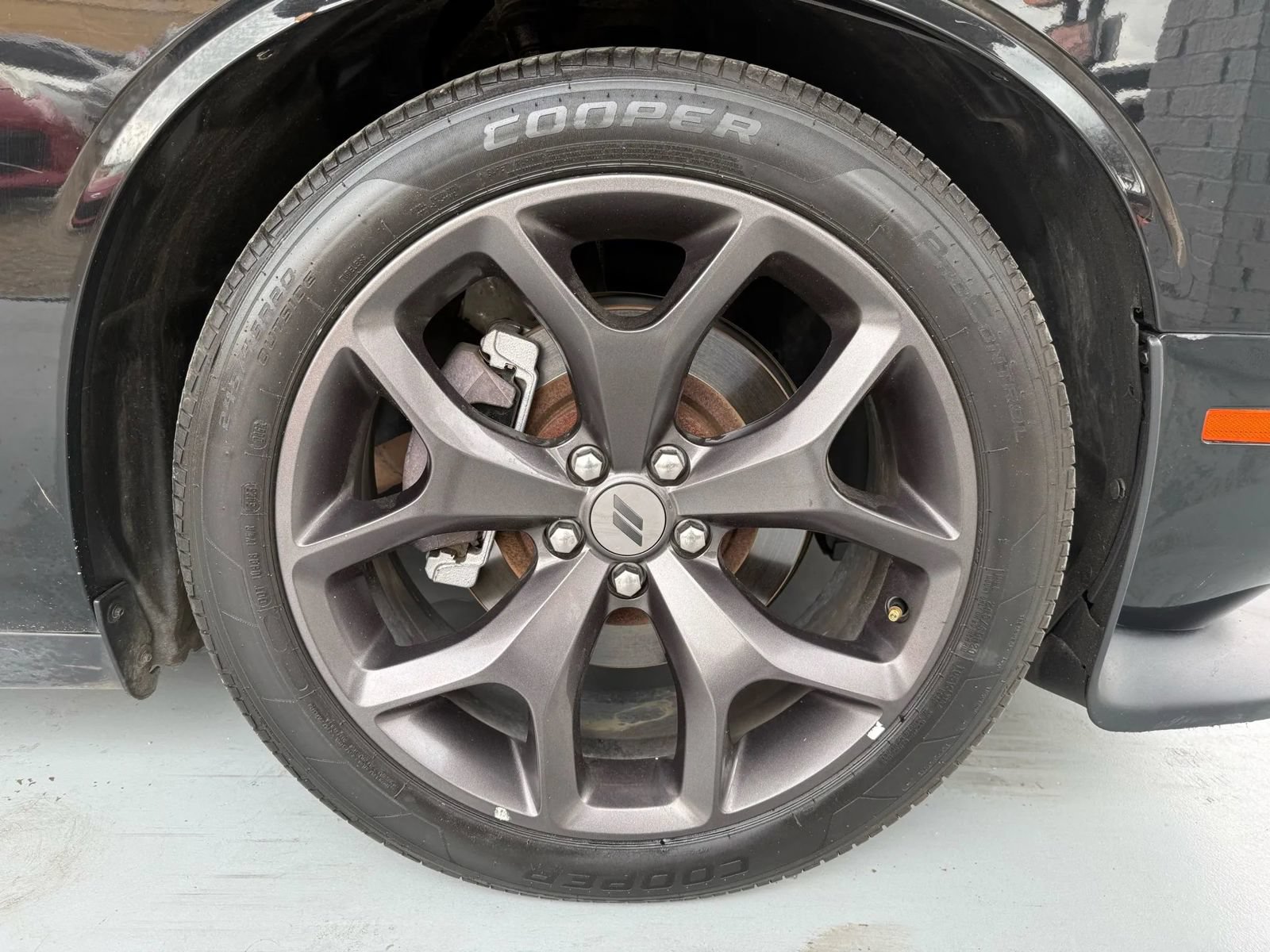 Used 2019 Dodge Challenger R/T RWD image 12