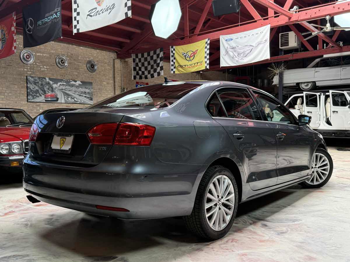 Used 2013 Volkswagen Jetta TDI FWD image 4
