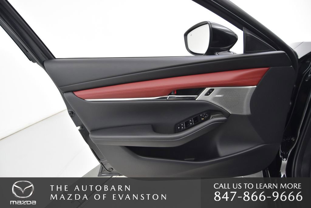 Certified 2025 MAZDA MAZDA3 Hatchback w/Premium Plus Pkg image 31