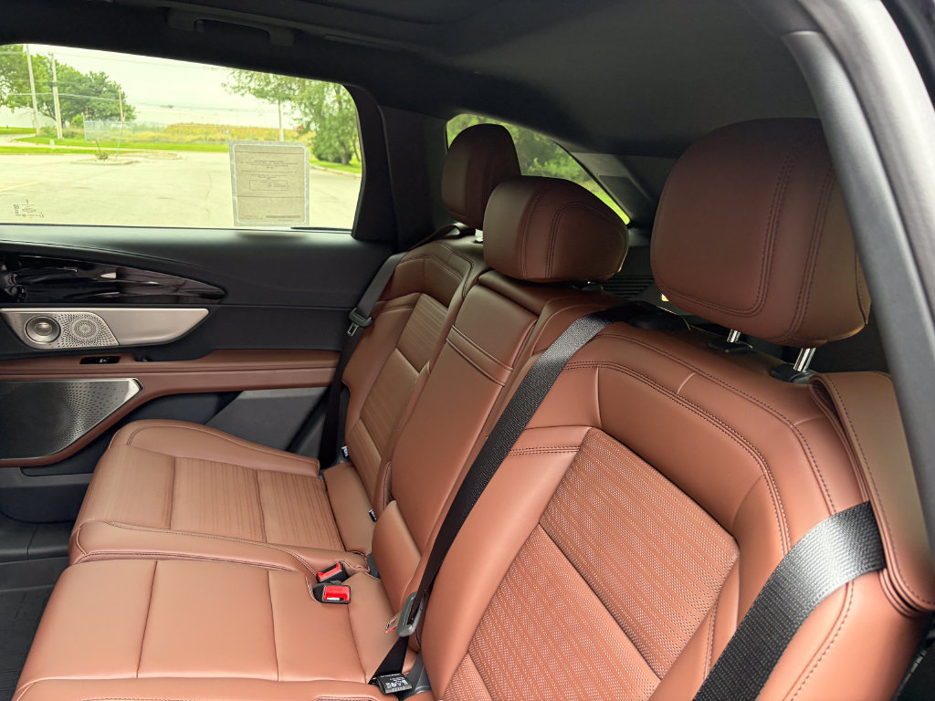 New 2026 Lincoln Nautilus Reserve AWD/4WD image 18