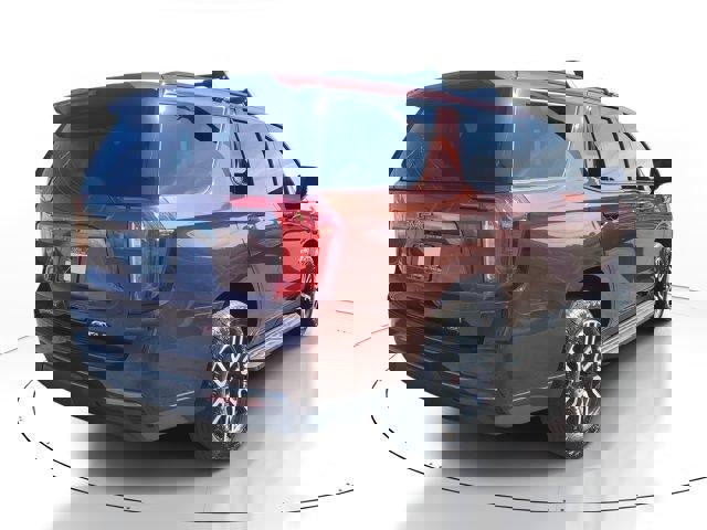 Used 2023 GMC Yukon AT4 image 3