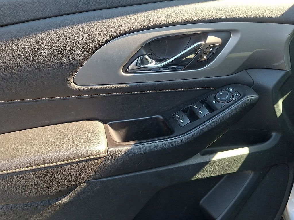 Used 2020 Chevrolet Traverse LS FWD image 13