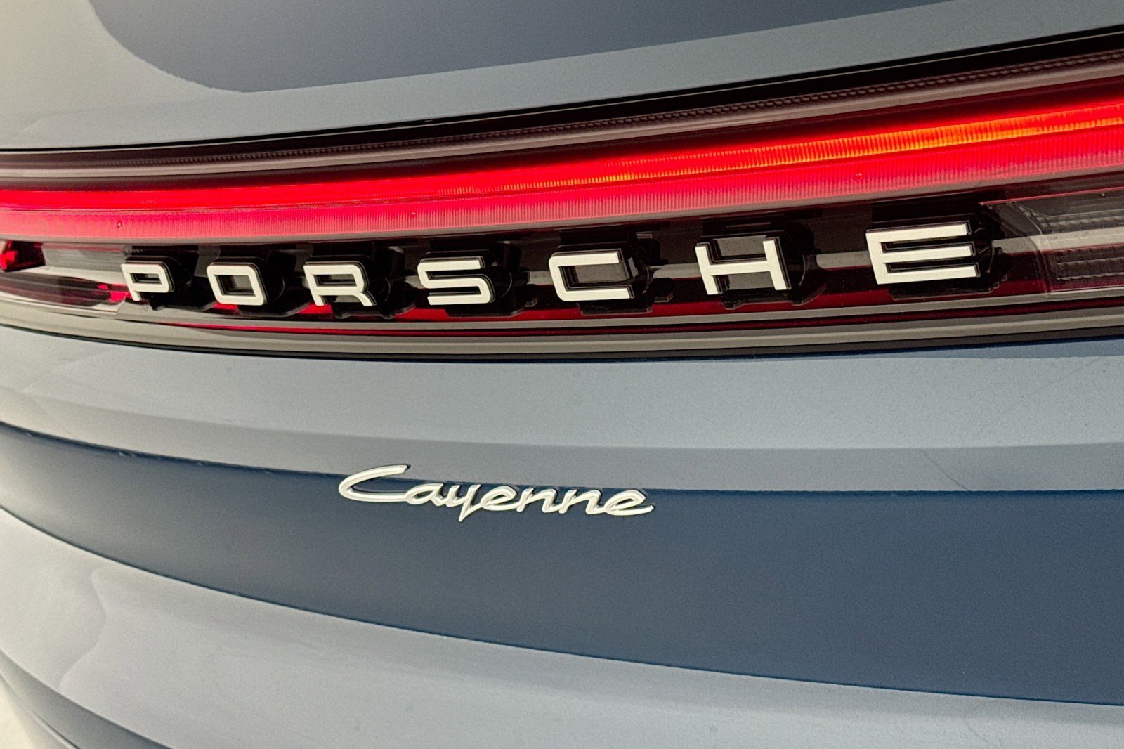 Used 2024 Porsche Cayenne AWD/4WD image 32