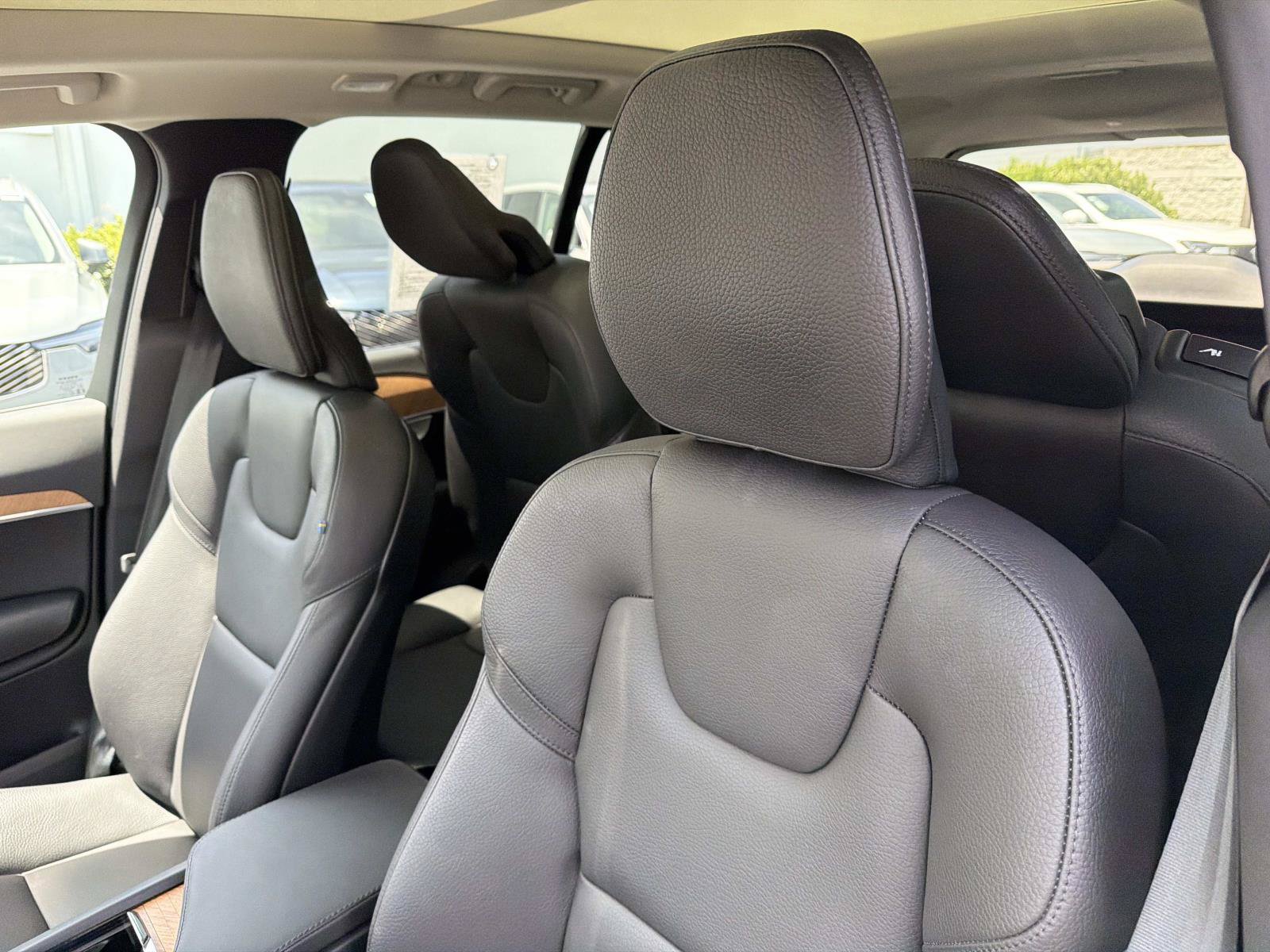 Certified 2024 Volvo XC90 B6 Plus AWD/4WD image 19
