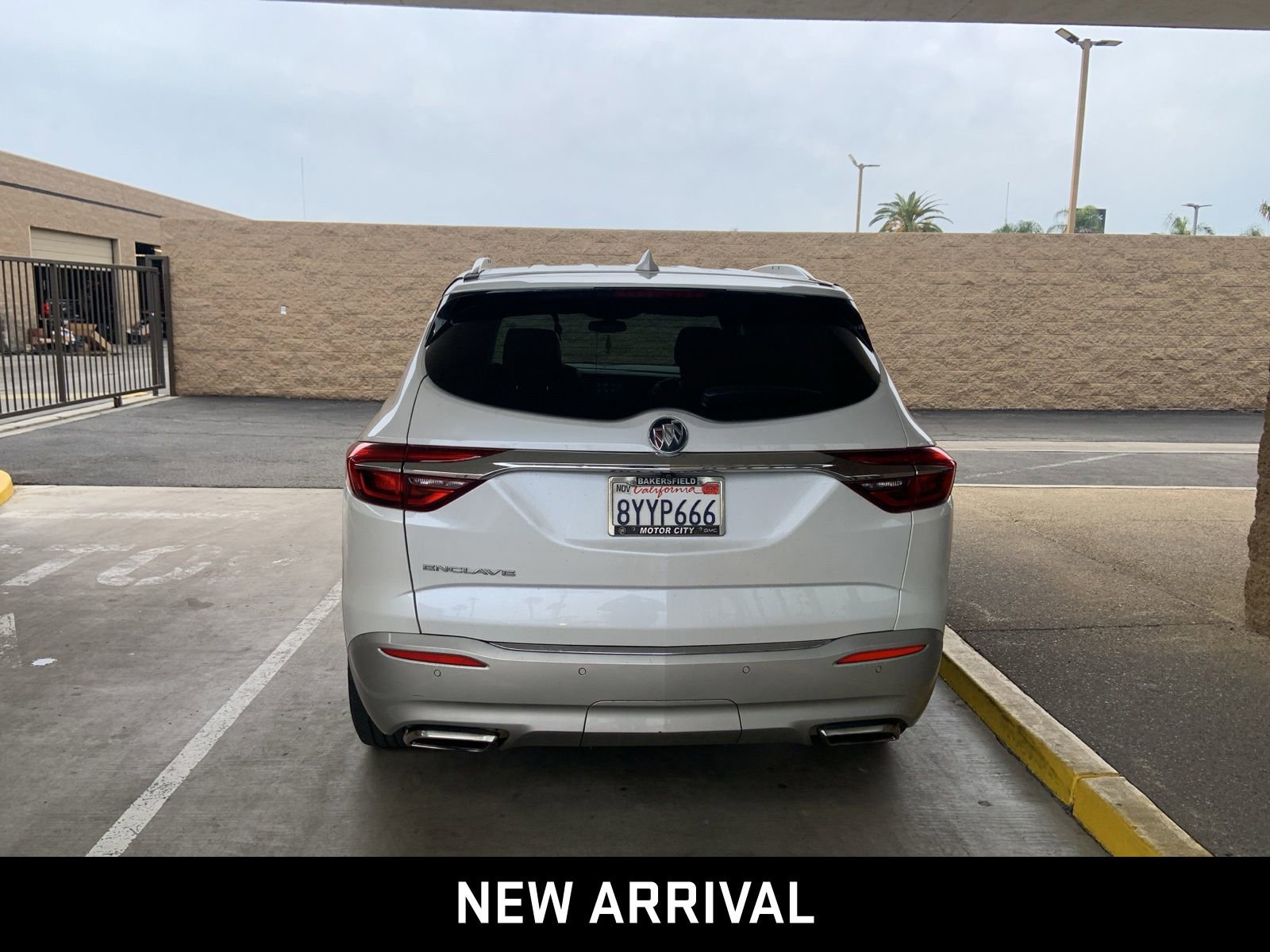 Used 2021 Buick Enclave Essence w/ LPO, Cargo Package image 5