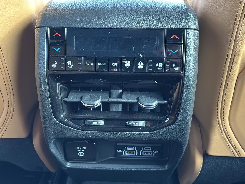 Used 2024 Jeep Grand Cherokee L Summit image 43