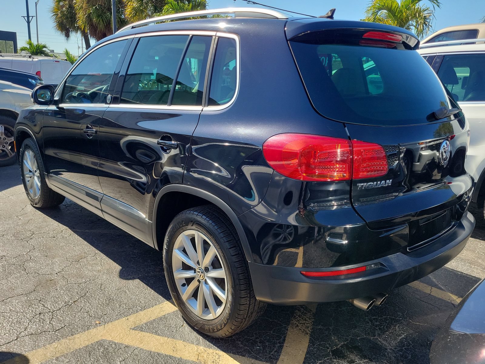 Used 2017 Volkswagen Tiguan Wolfsburg Edition FWD image 4
