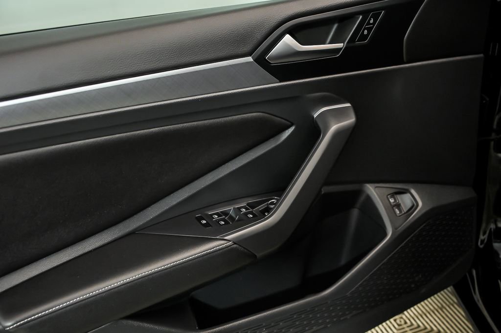 Used 2023 Volkswagen Jetta SE FWD image 10