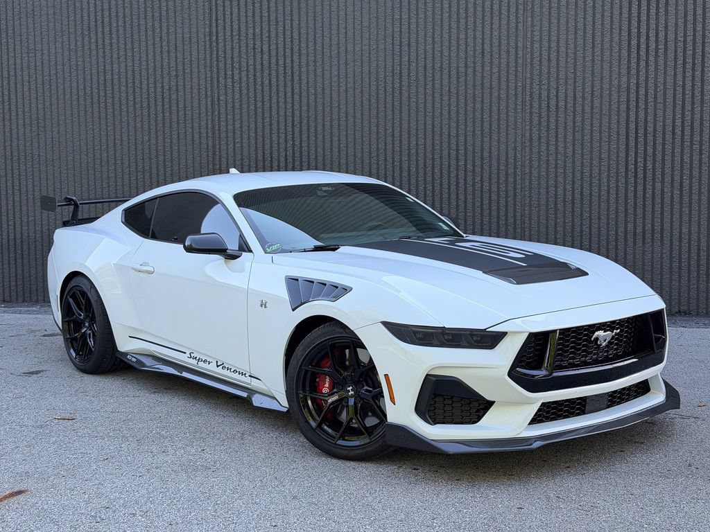 Used 2025 Ford Mustang GT Premium w/ GT Performance Package RWD image 9