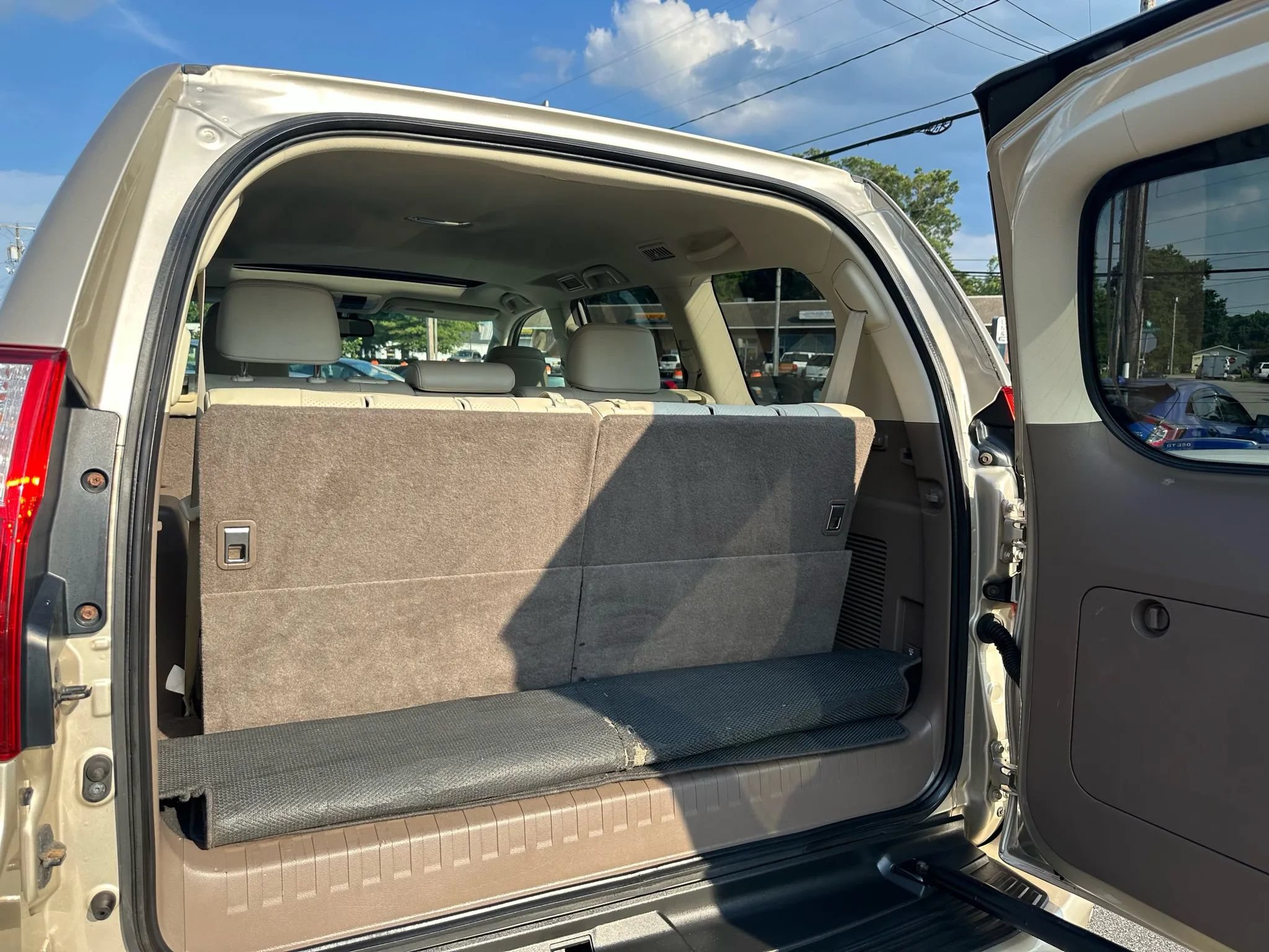 Used 2011 Lexus GX 460 w/ Comfort Plus Pkg AWD/4WD image 22